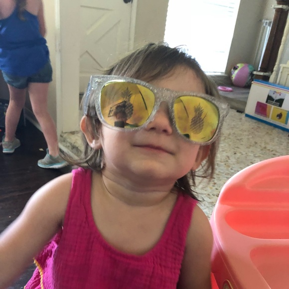 Meet your Posher, Mikayla - Picture 1 of 1